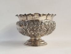 Edward VII silver bowl with embossed foliate decoration, circular foot, Birmingham 1903, 6.1ozt