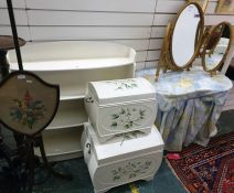 Assorted bedroom furniture to include kidney-shaped dressing table, three-part mirror, standard