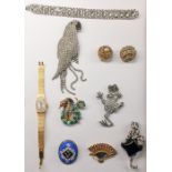 Box of assorted costume jewellery to include various brooches including diamante parrot and frog,