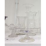 Glass bowl epergne centred by trumpet-shaped vase,