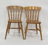 Six modern beech dining chairs with turned backs, turned front legs and stretchered bases (6)