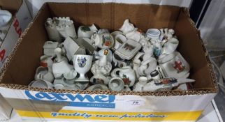 Large quantity of crested china including fish wit