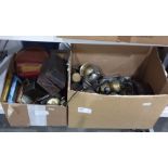 Quantity of metalware items including small pots,