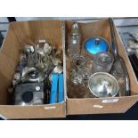 Quantity of miscellaneous small items of silver and flatware to include teaspoons, rose vase,