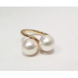 9ct gold and pearl ring set with two large pearls in twist setting and a string of haematite beads