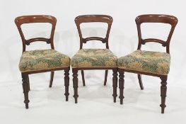 Set of six Victorian bar-back dining chairs with upholstered seat, turned and carved front legs (6)