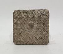Foreign white metal square pill box, the top engraved with cross-hatching floral decoration with