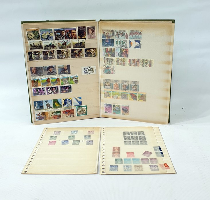 Box containing loose stamps in boxes and stock sheets, mainly modern including Queen Elizabeth II - Bild 4 aus 5