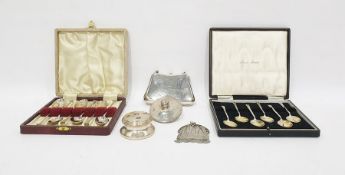 Silver lady's purse with suspension ring and fitted interior, Chester 1917, a Queen's Jubilee