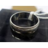 A 9ct white gold ring, 4.3g, Ring size: R