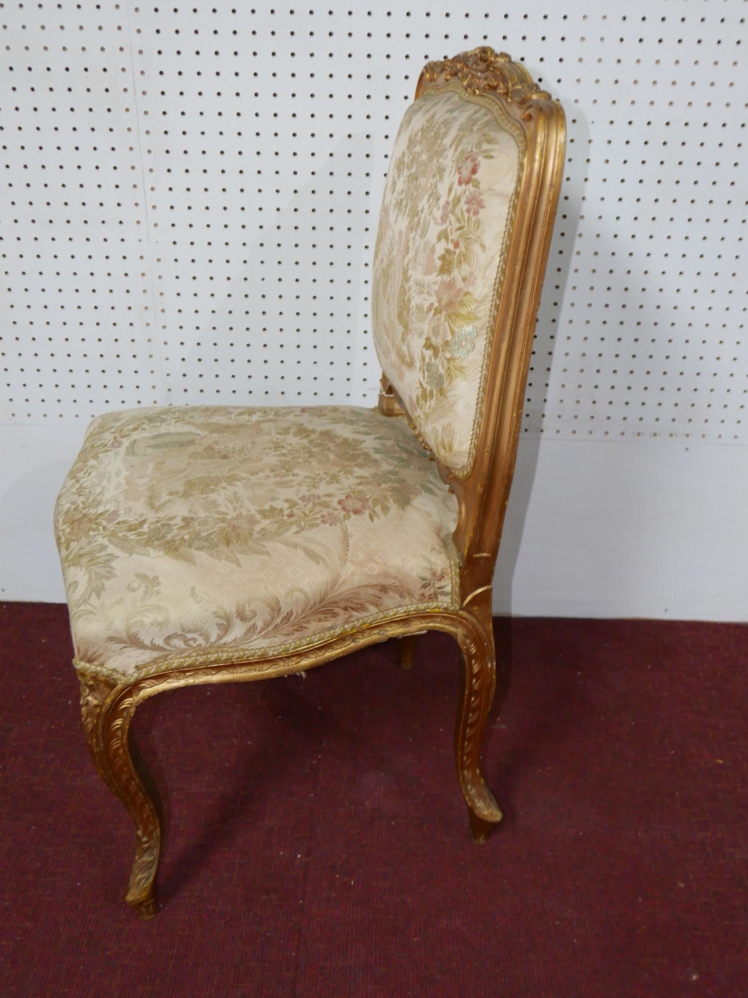 A late 19th / early 20th century Louis XV style side chair, the upholstery decorated with figures - Bild 2 aus 2