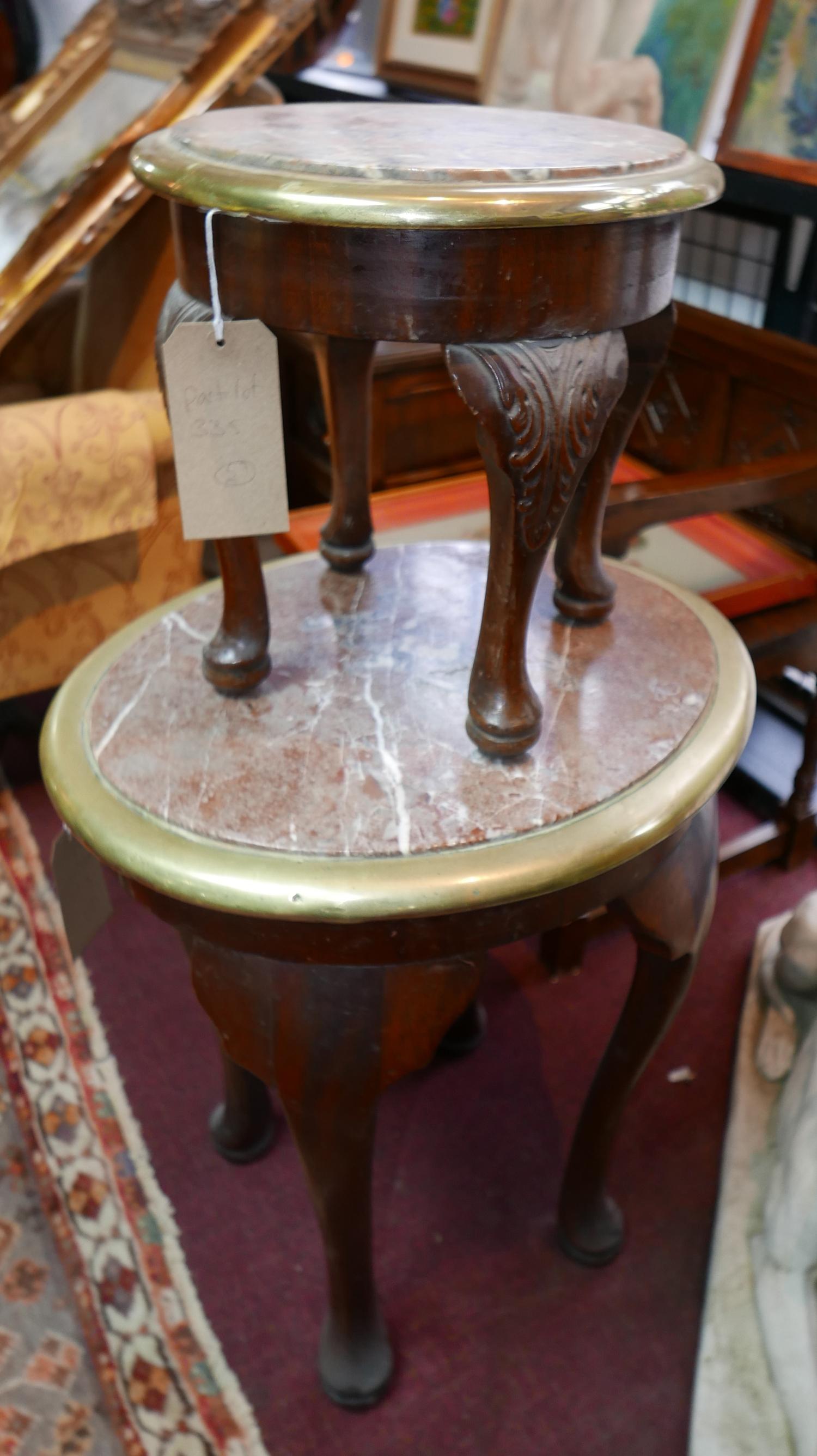 A marble topped oval low table with brass bound top and another smaller circular. largest W.56cm - Bild 2 aus 3