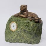 A green marble table clock with cast bronze tiger finial, quartz Lava movement, H.14cm