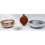 A collection of late 18th/early 19th century Japanese porcelain bowls, together with a terracotta
