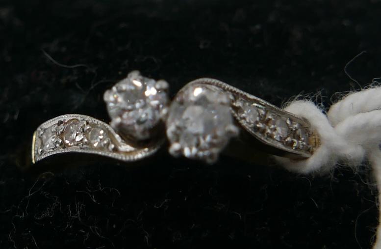 A boxed, late 19th century, 18ct yellow gold and platinum double diamond crossover ring, centrally - Image 4 of 4