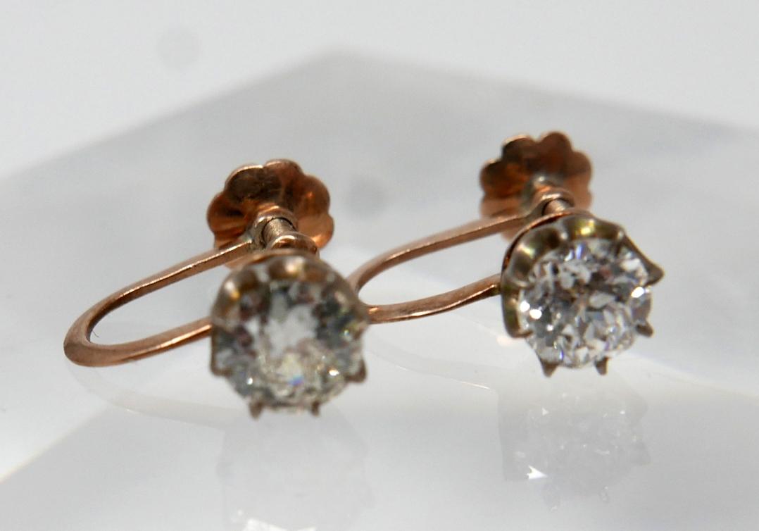 A pair of 18ct yellow gold, Victorian, diamond solitaire earrings with screback fittings, Diamond - Image 3 of 3