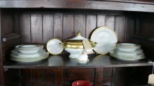 Legle Limoges – White porcelain and 18ct yellow gold finish collection: 1 large tureen and cover,