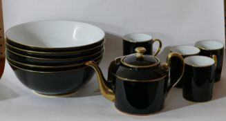 Legle Limoges – Black porcelain collection: 1 teapot, 4 mugs, 4 side plates, 5 very large bowls.