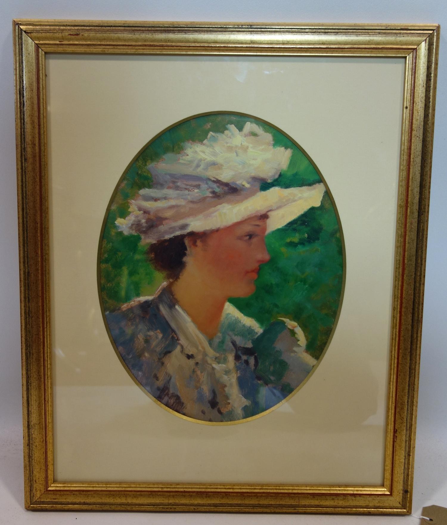 20th century school, portrait of a lady, oil, feigned to oval, in gilt painted frame, 35 x 27cm