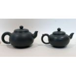 Two small Chinese teapots, the larger with stamp mark to base and mark to interior of lid, H.7.