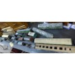 A collection of vintage Hornby carriages and accessories and a LMC pullman carriage