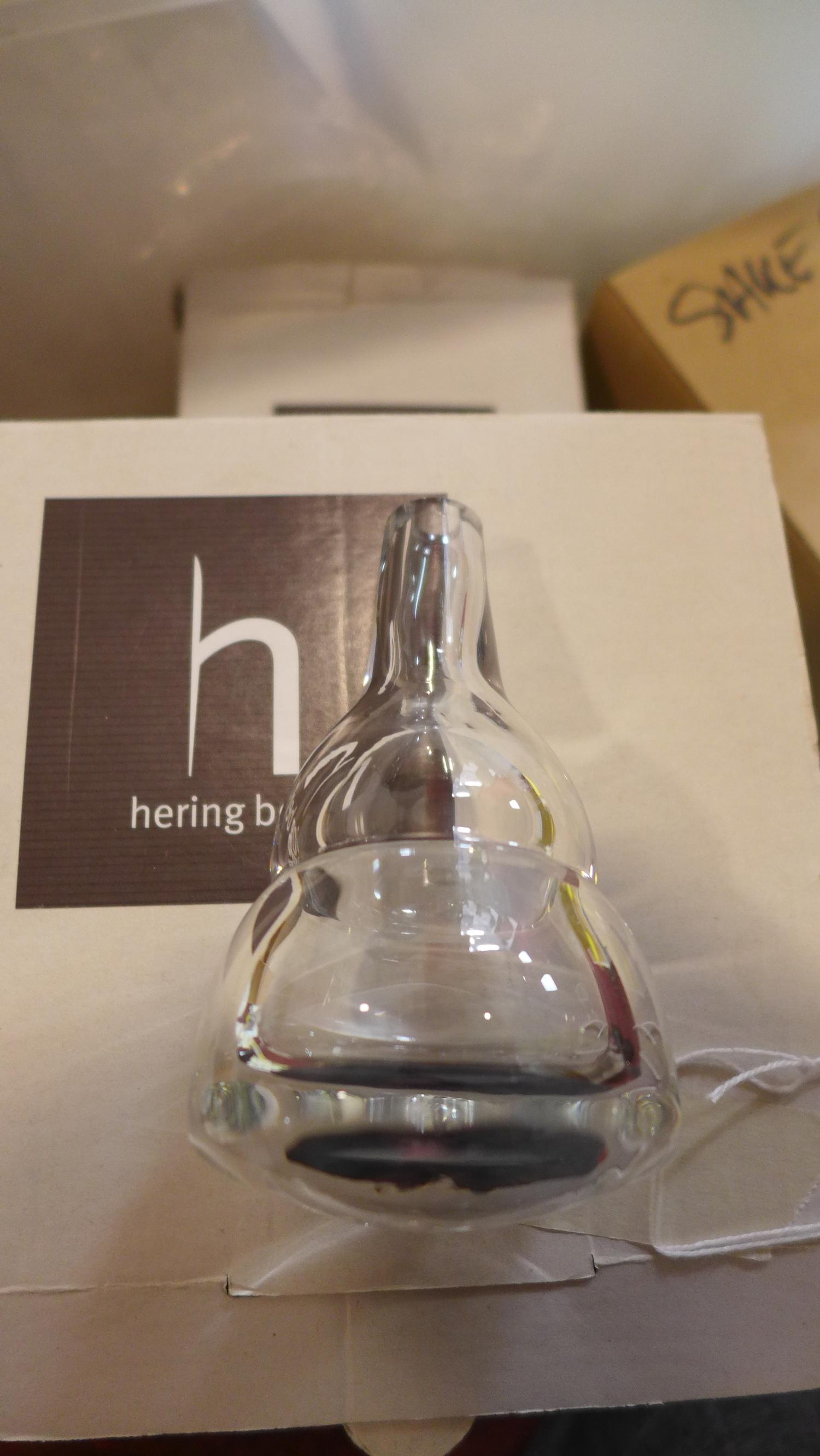 Hering Berlin 2 clear glass posy holders, H: 10cm and 12cm, with a Hering Berlin clear glass