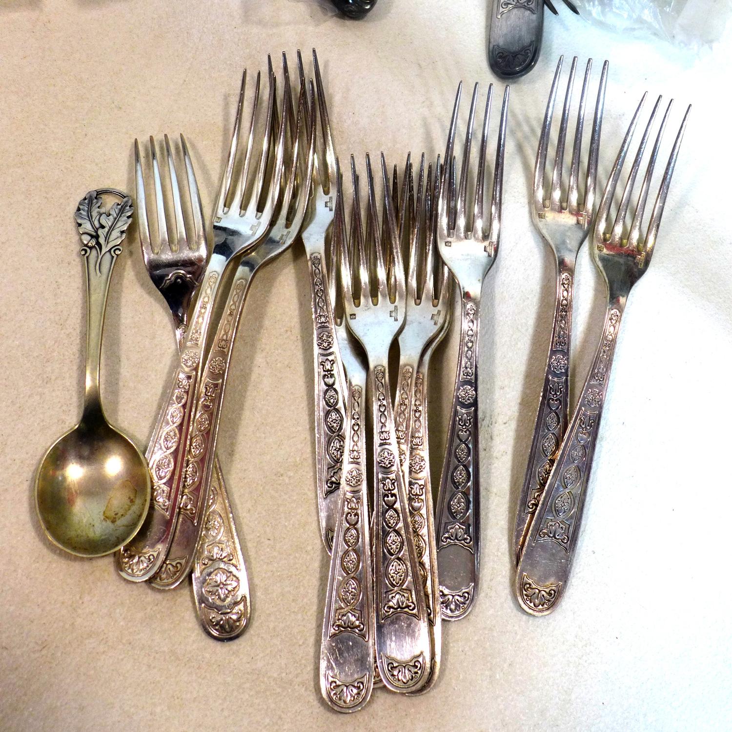 A collection of Christofle silver plated flatware, to include knives, forks, serving spoons etc., - Image 2 of 8