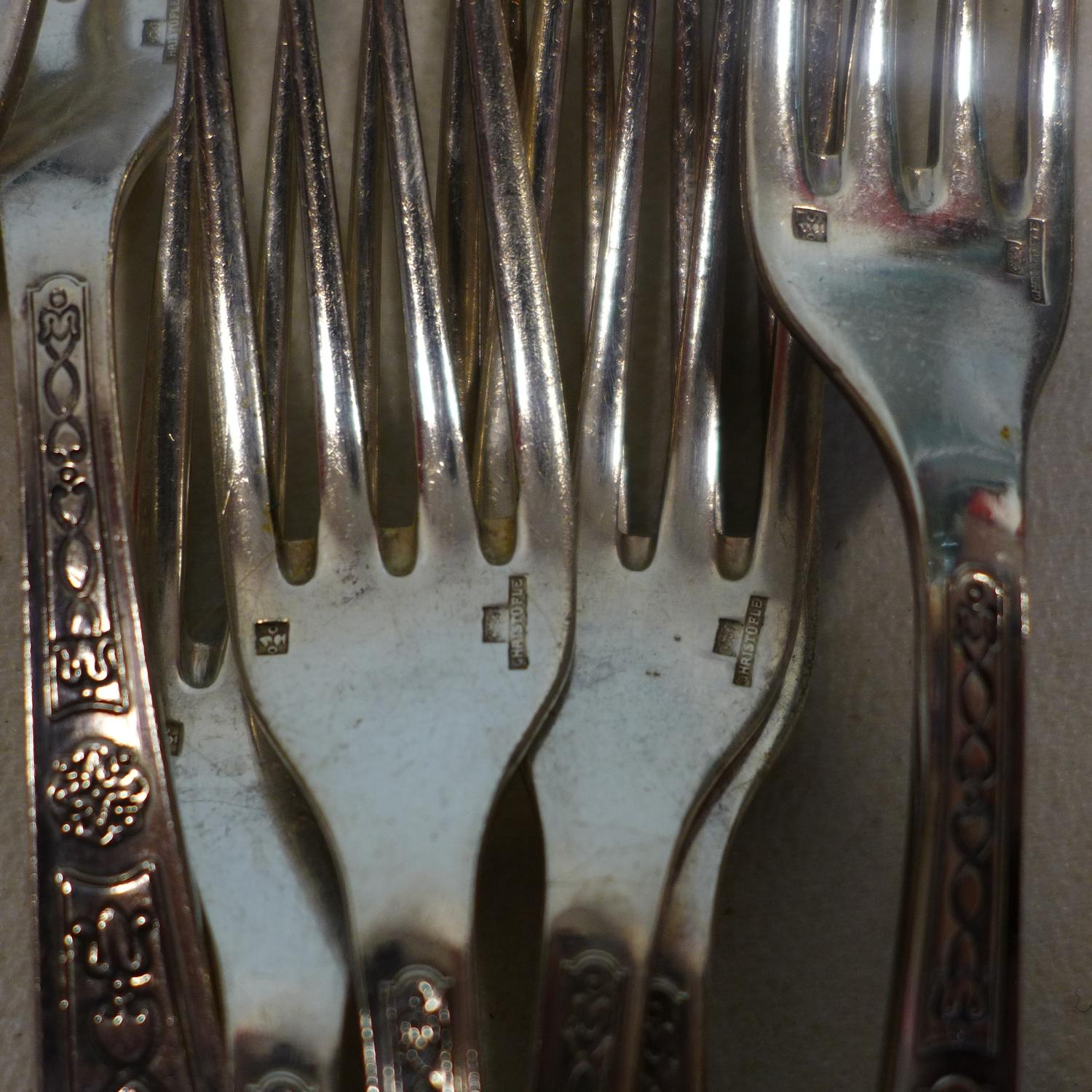 A collection of Christofle silver plated flatware, to include knives, forks, serving spoons etc., - Image 3 of 8