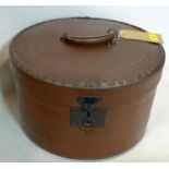 A vintage hat box , H.28 W.38 D.41cm