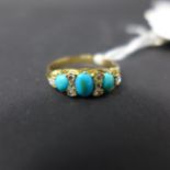 An Edwardian, 18ct yellow gold ring set with 3 graduated turquoise cabochons interspaced with