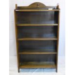 An early 20th century oak open bookcase, H.125 W.73 D.24cm