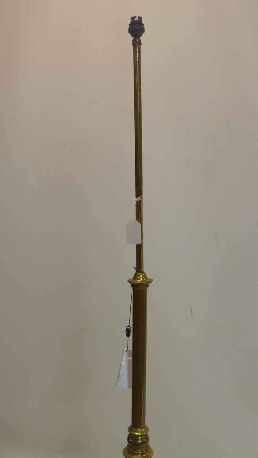 A Victorian brass telescopic standard lamp - Image 3 of 3