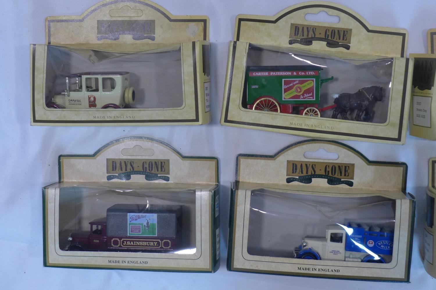 A collection of 20 vintage die cast toy cars, to include Dinky, Corgi and Days Gone examples, in - Image 4 of 4