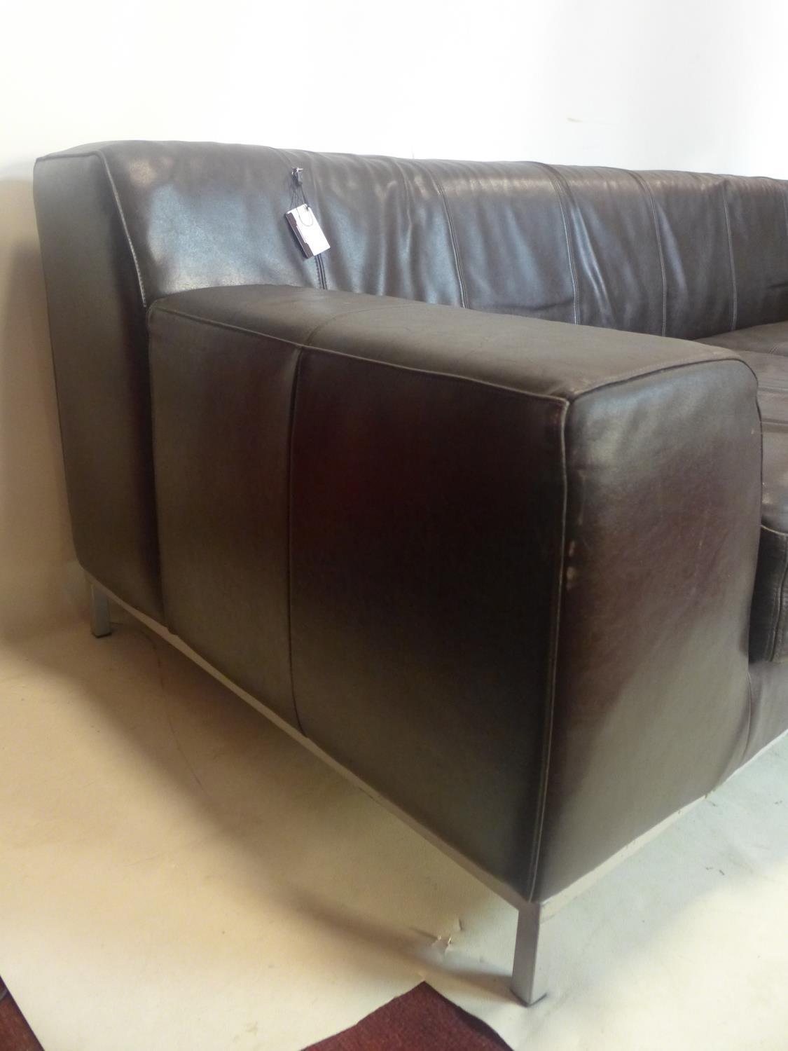 A contemporary leather 3 seater sofa - Image 2 of 2