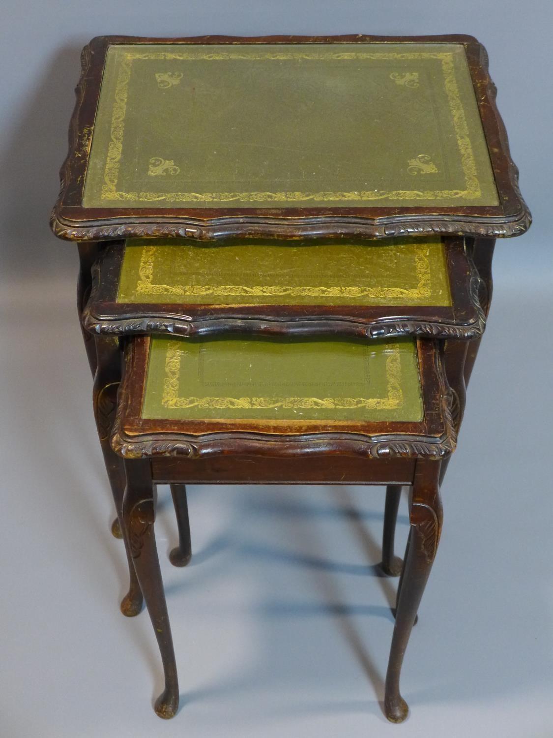 An early 20th century mahogany nest of 3 tables, on cabirole legs - Image 2 of 3