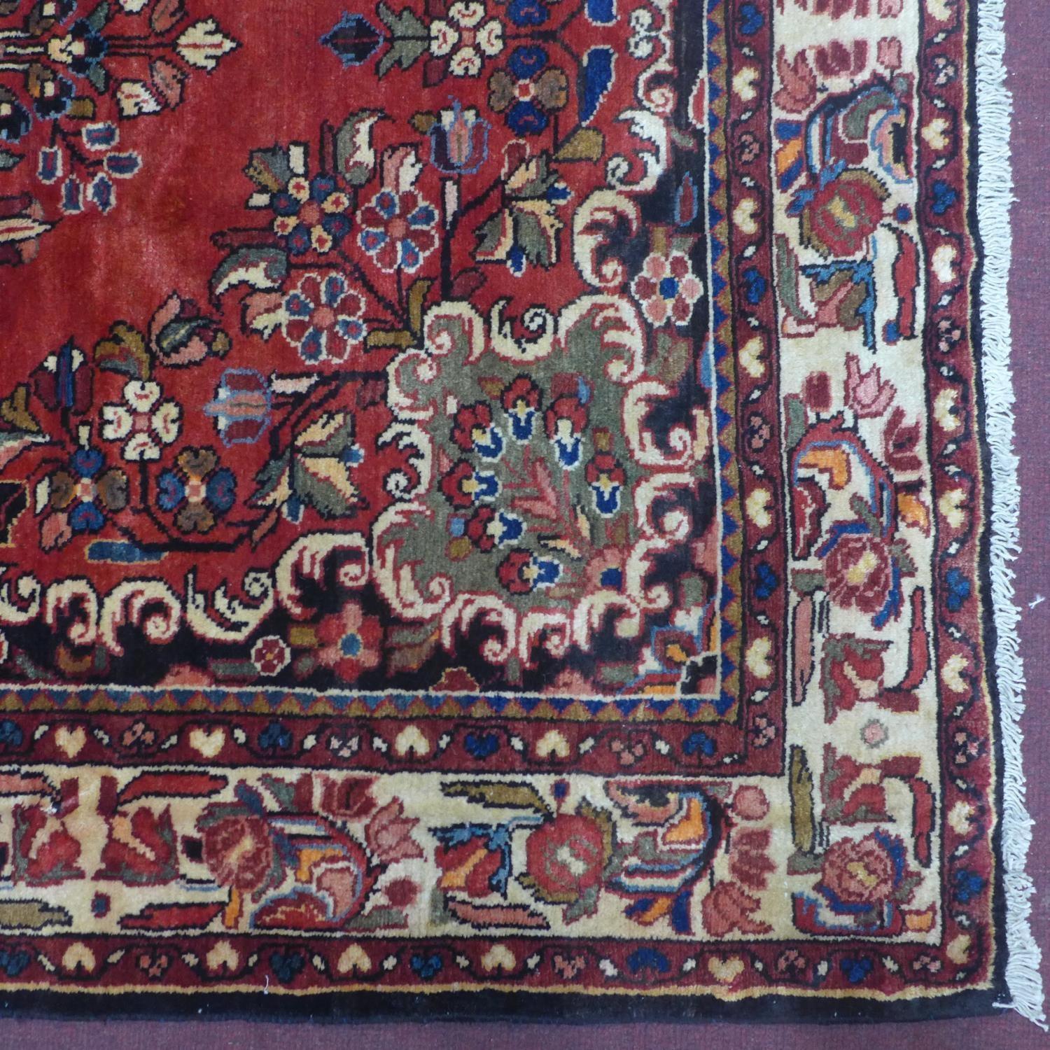 A South-West Persian Lilihan rug, central double pendent medallion with repeating petal motifs on - Image 4 of 5