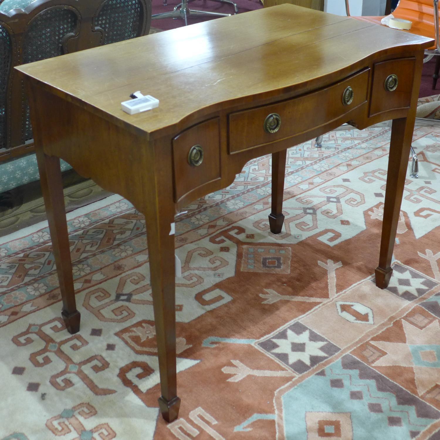 A small early 20th century desk on tapered legs - Image 2 of 2
