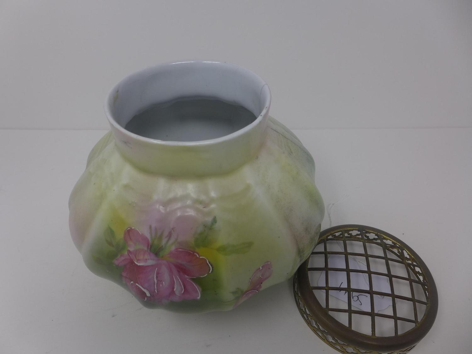 1970's green rose vase - Image 3 of 3