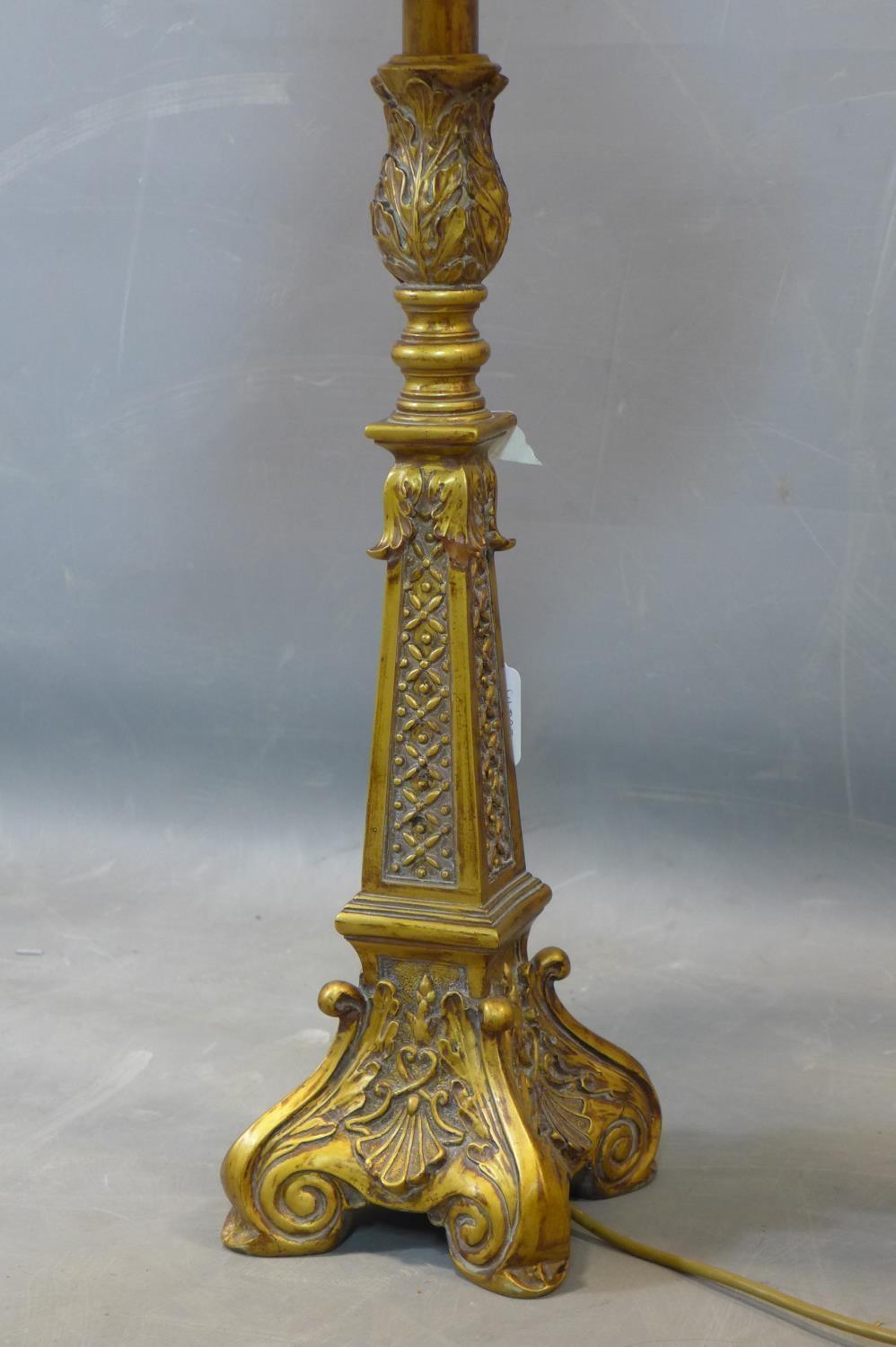 A Contemporary Rococo style table lamp H.80 x W.27 x D.27cm - Image 2 of 2