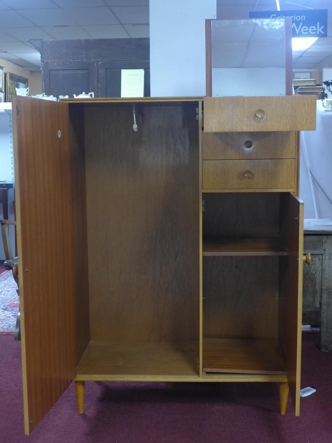 A fitted oak vintage gentlemans wardrobe by Meredew Furniture H.130x W.93 x D.45 - Image 3 of 4