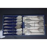 Twelve Rococo style Continental silver tea spoons