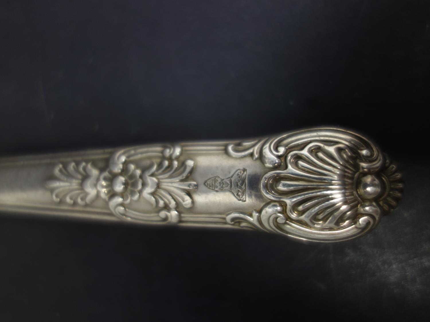 A set of four William IV filled silver knives and forks - Image 3 of 3