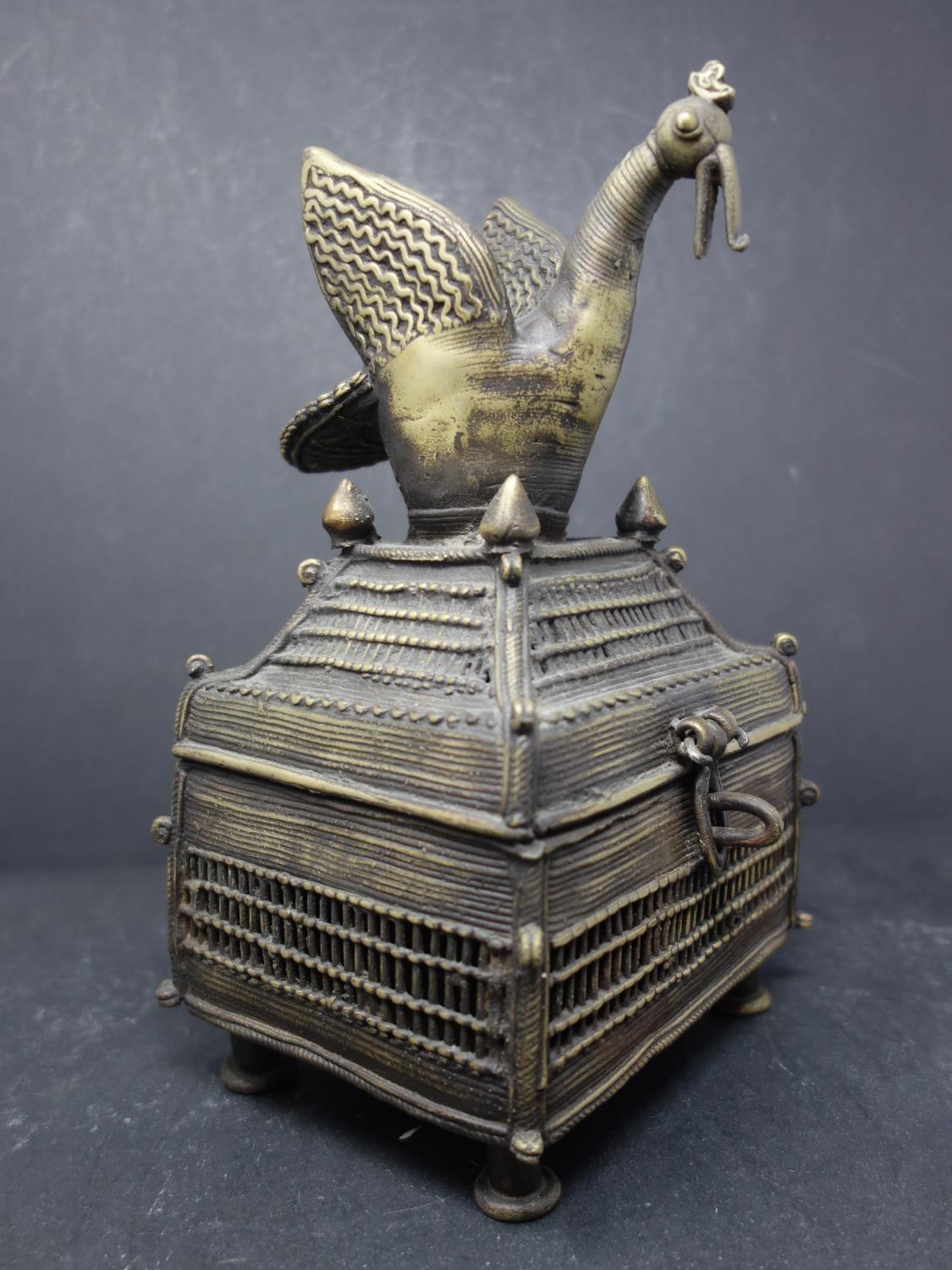 Bronze Dhokra box (West Bengal) with a figure of a bird, 19th century, H.14 x D.24 cm