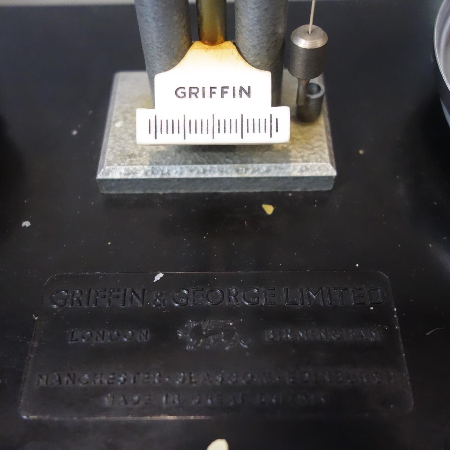 A set of vintage weighing scales by Griffin & George, with Bakelite base, set in glass case by F.E - Image 4 of 5