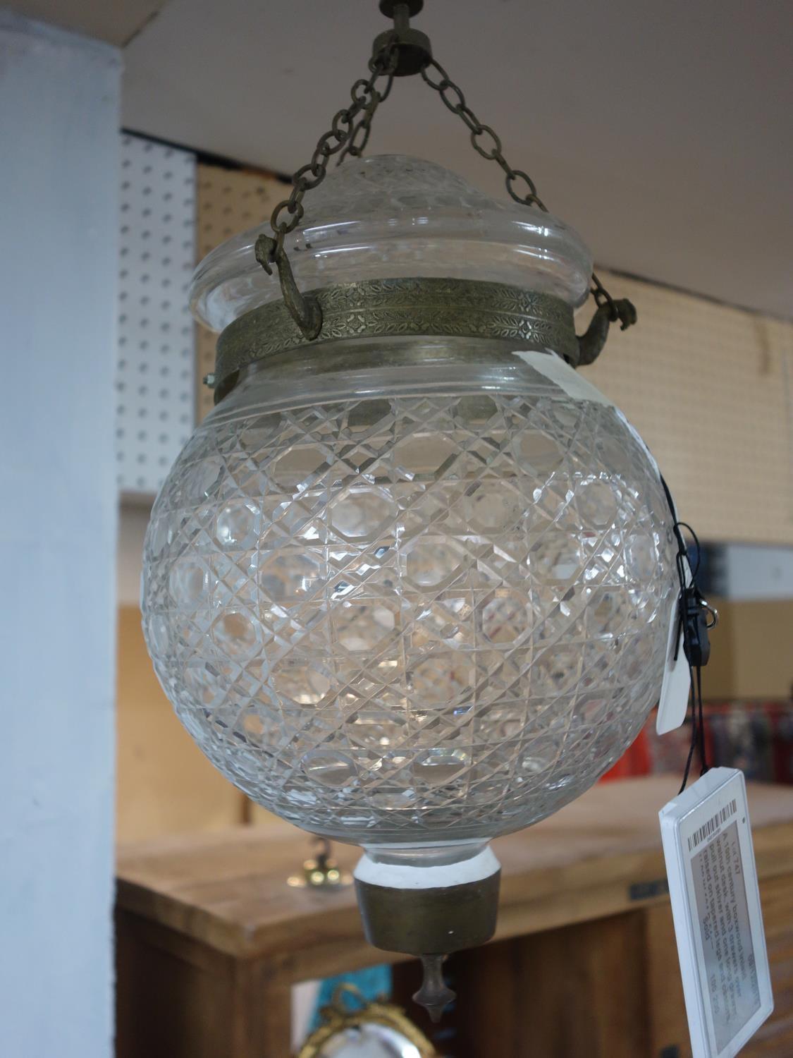 A cut glass hanging ceiling light, H.29cm - Image 2 of 3