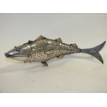 A LARGE CONTINENTAL SILVER ARTICULATED FISH SPICE CONTAINER WITH TURQUOISE EYES, L 30 CM