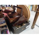 A TRAY OF ASSORTED TREEN TO INCLUDE BOOKENDS, LIDDED BOXES ETC.