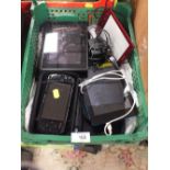A SMALL TRAY OF MODERN ELECTRICALS TO INCLUDE A PSP, TABLETS ETC.
