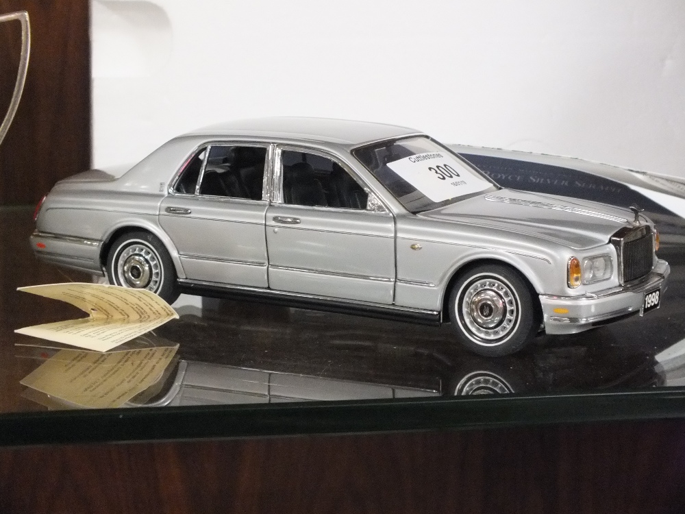 A FRANKLIN MINT PRECISION MODEL 1998 ROLLS-ROYCE SILVER SERAPH CAR