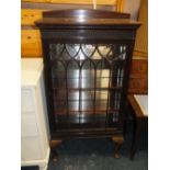 A MAHOGANY GLAZED CHINA DISPLAY CABINET W 66 CM